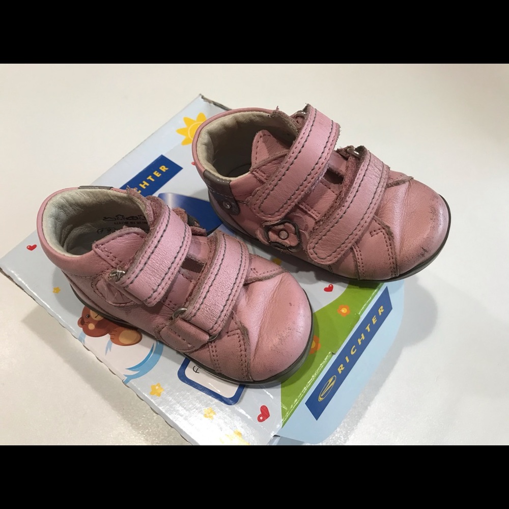 ☃️Girl’s Authentic RICHTER  Leather Velcro Shoes,3.5